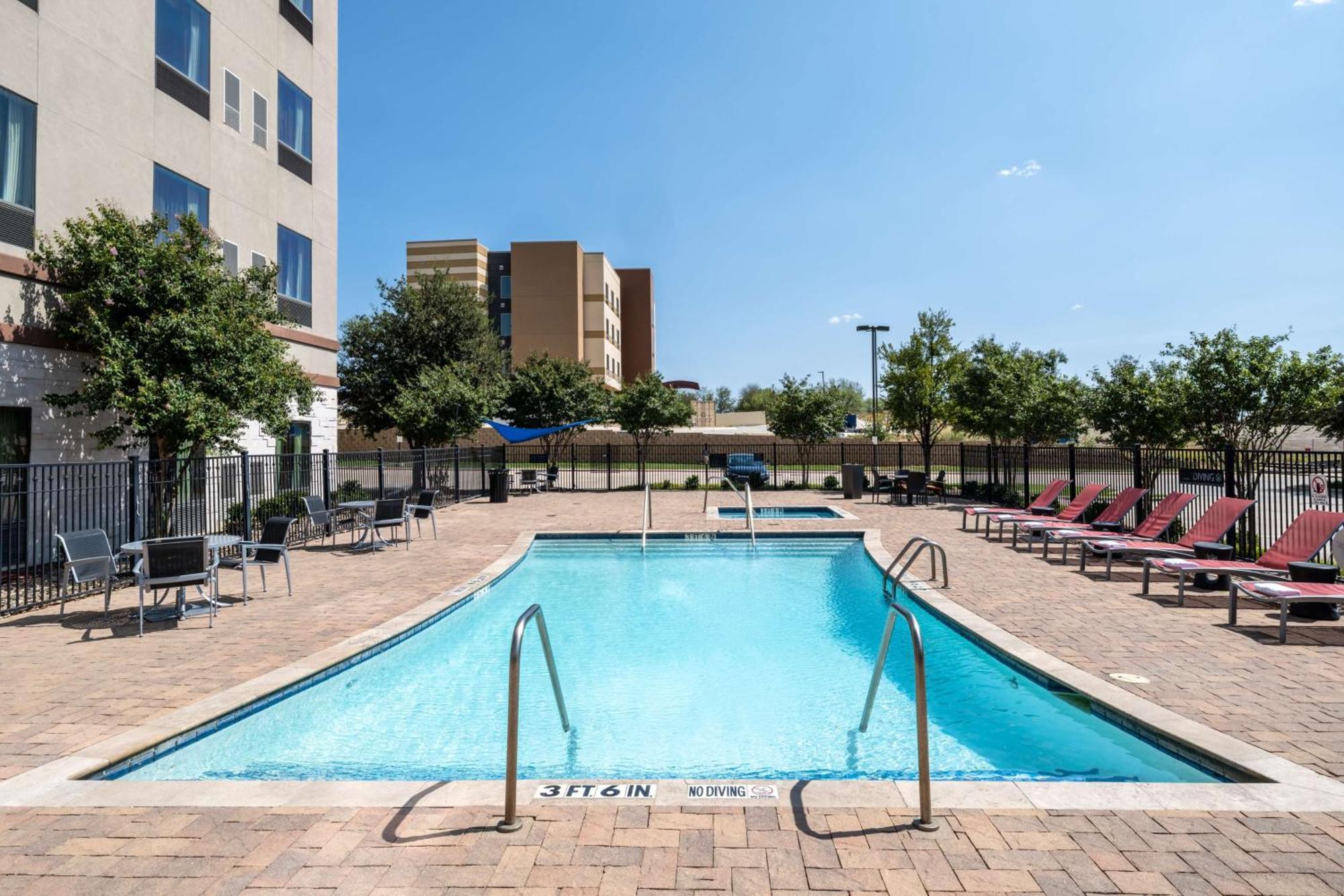 Hilton Garden Inn Ft Worth Alliance Airport Roanoke Exterior foto