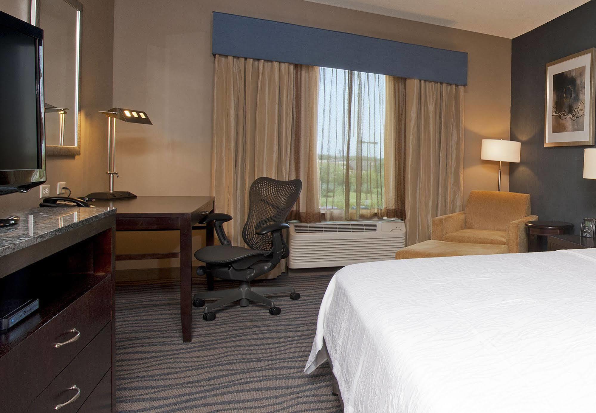 Hilton Garden Inn Ft Worth Alliance Airport Roanoke Exterior foto